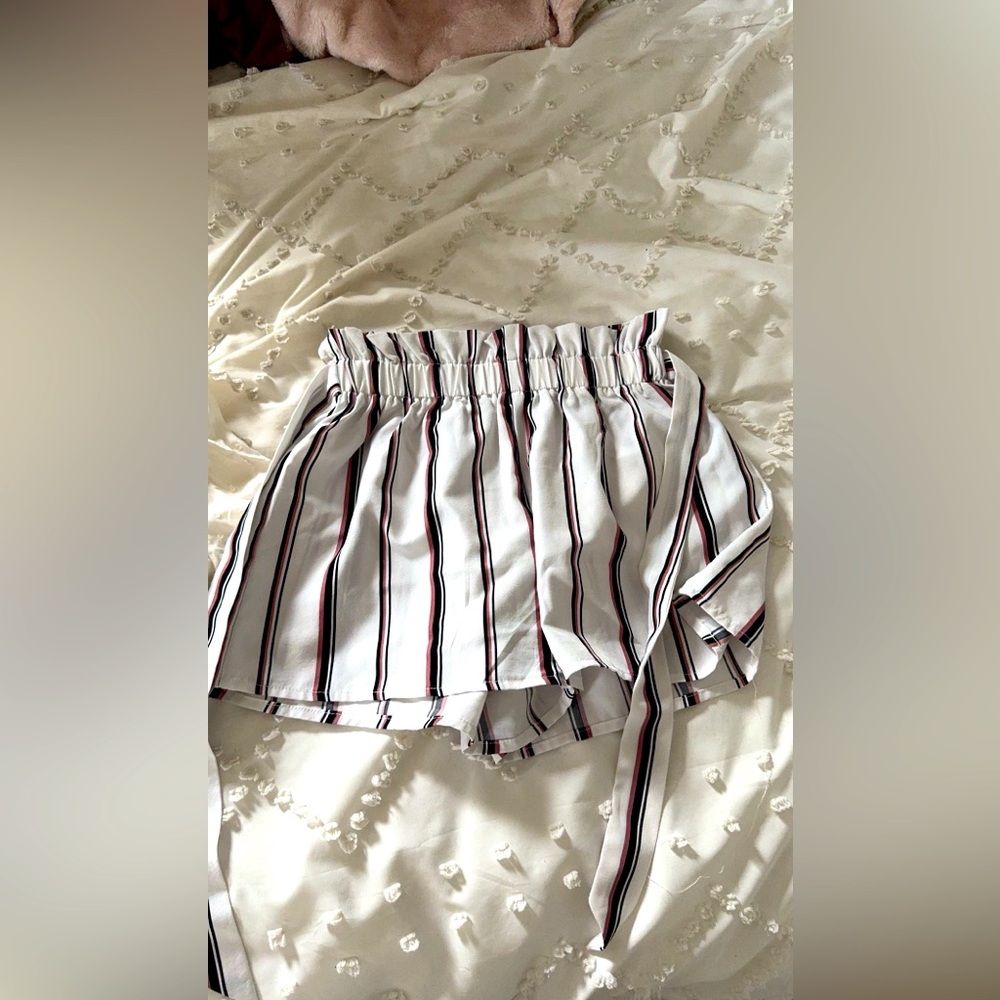 tie shorts